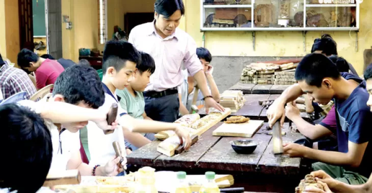 Thầy giáo 14 năm dạy nghề cho học trò bằng ánh mắt, cử chỉ